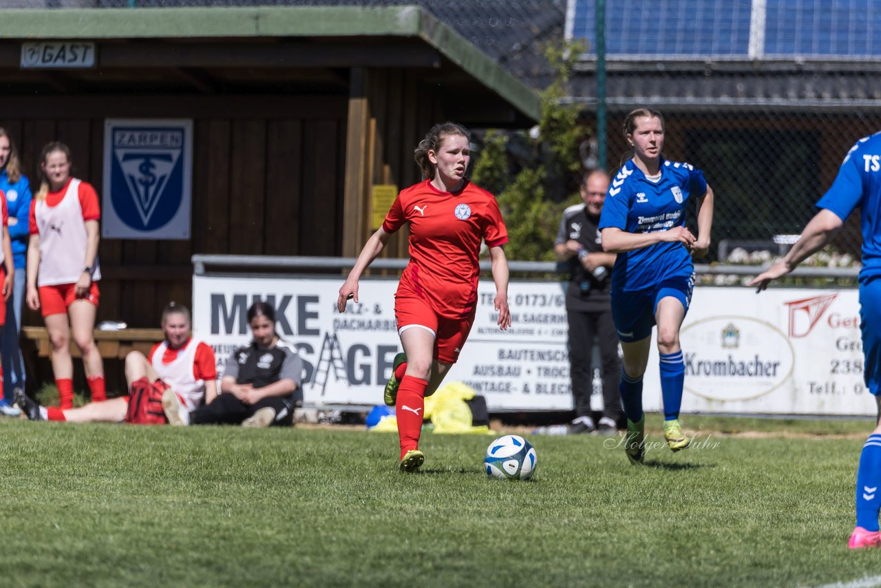 Bild 371 - F TSV Zarpen - Holstein Kiel II : Ergebnis: 2:6